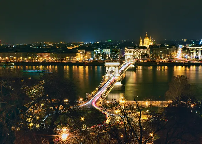 Honest Budapest By Chic & Basic