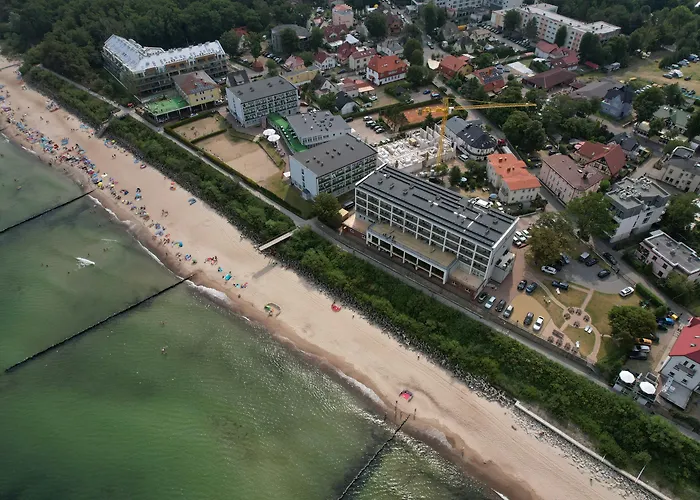 Apartamenty BalticON Polanki - Sauna, Fitness inclusive - Basen latem, Pool im Sommer Kolberg