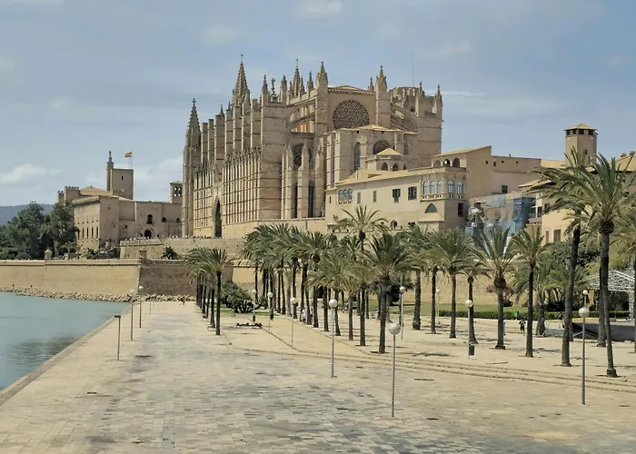 Urban Hostel Palma - Albergue Juvenil - Youth Hostel