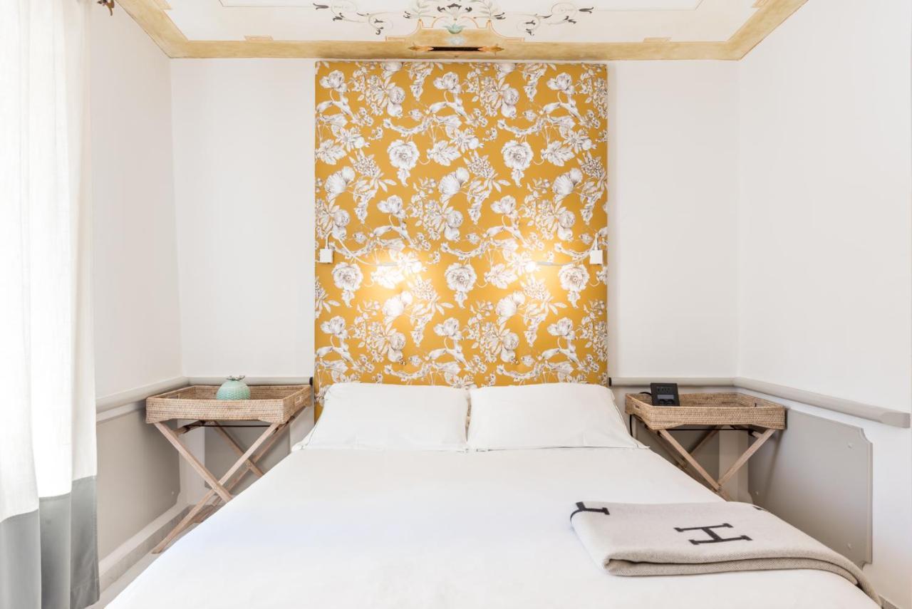 Superior Double or Twin Room Partial Sea View