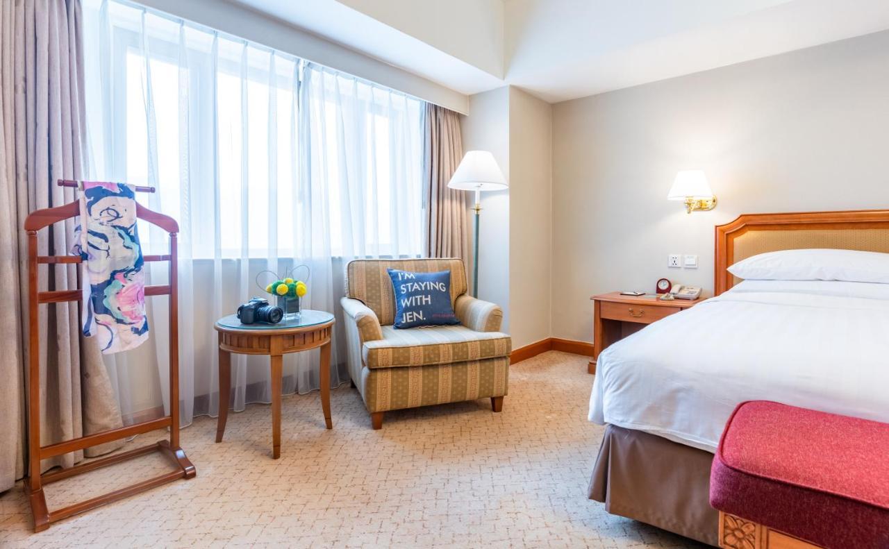 One-Bedroom Suite with One Living Area
