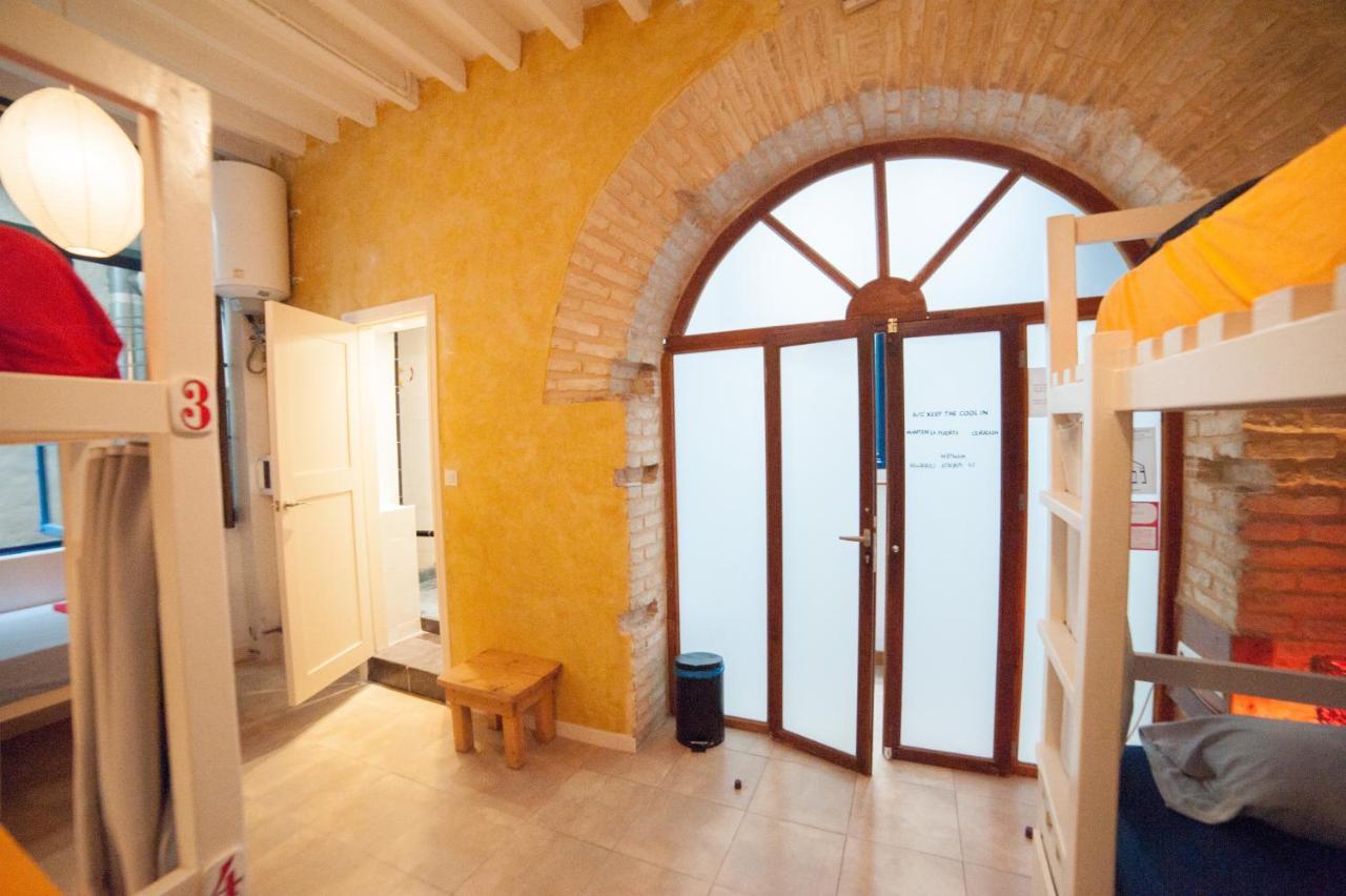 Bed in 5-Bed Mixed Dormitory Room with en-suite Bathroom