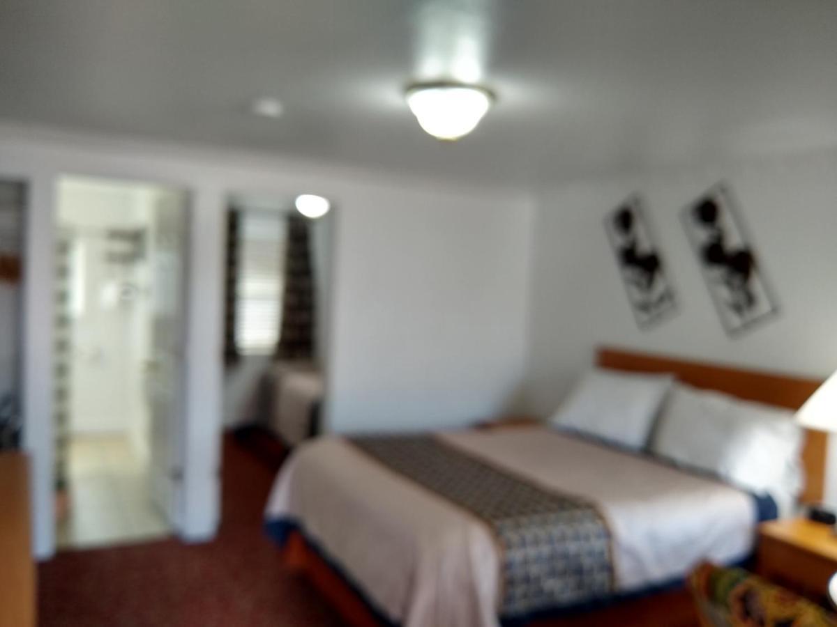 Queen Room Two Queen Beds