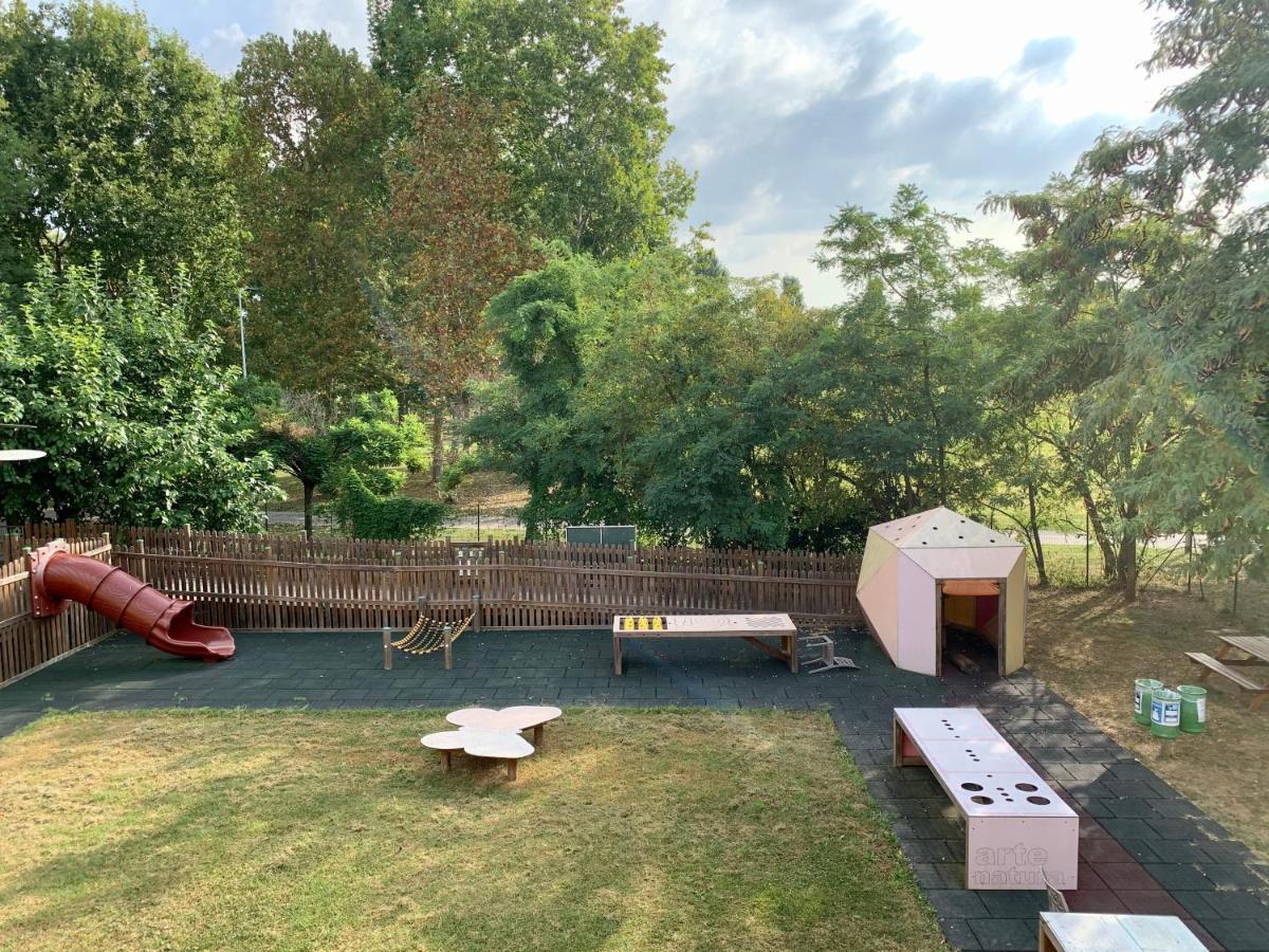 Family Room with Private Bathroom,1357653815:JPEG