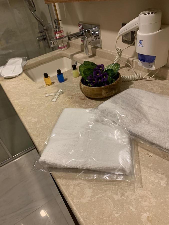 Suite,1020565063:JPEG