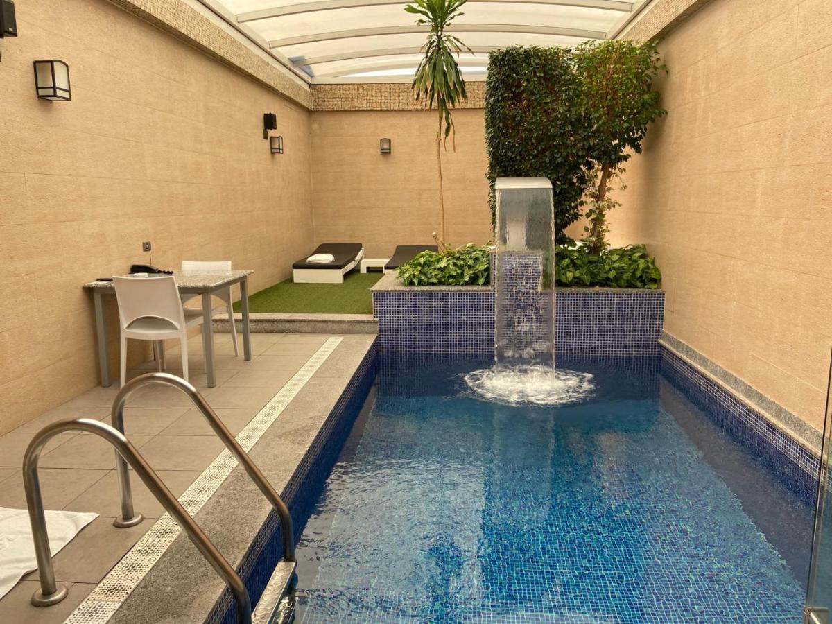 Executive Suite Private Pool