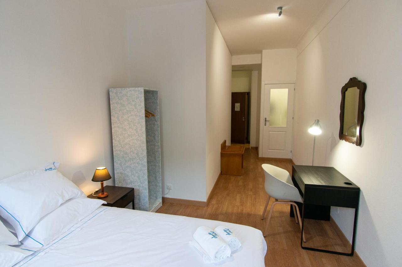 Quarto Duplo com Casa de Banho Privativa