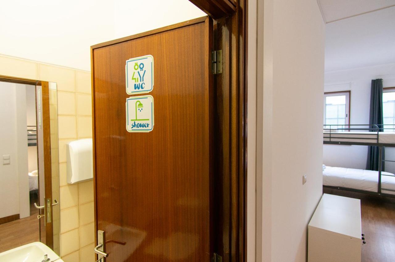 Cama em Dormitório Misto com 6 Camas