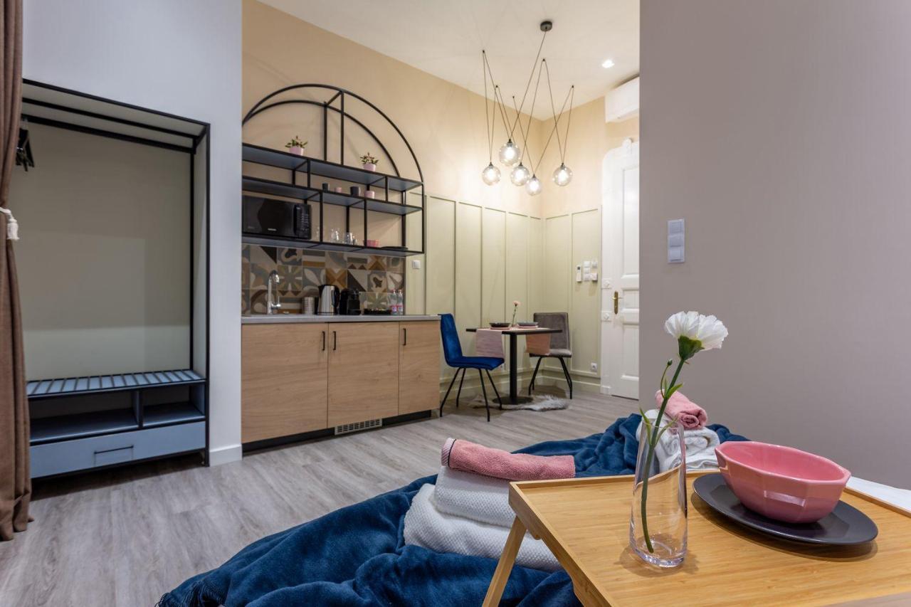 Standard Apartment,1042417336:JPEG