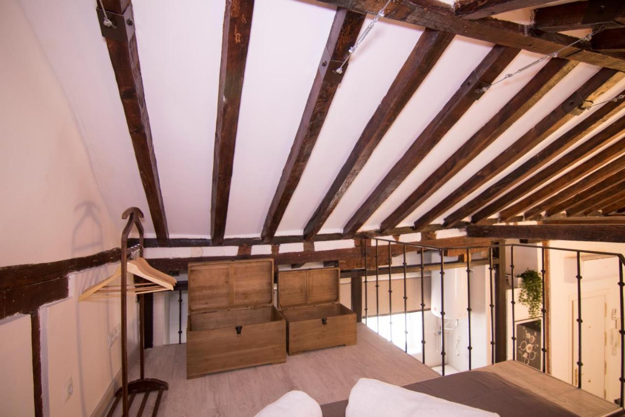 One-Bedroom Apartment,1053378619:JPEG