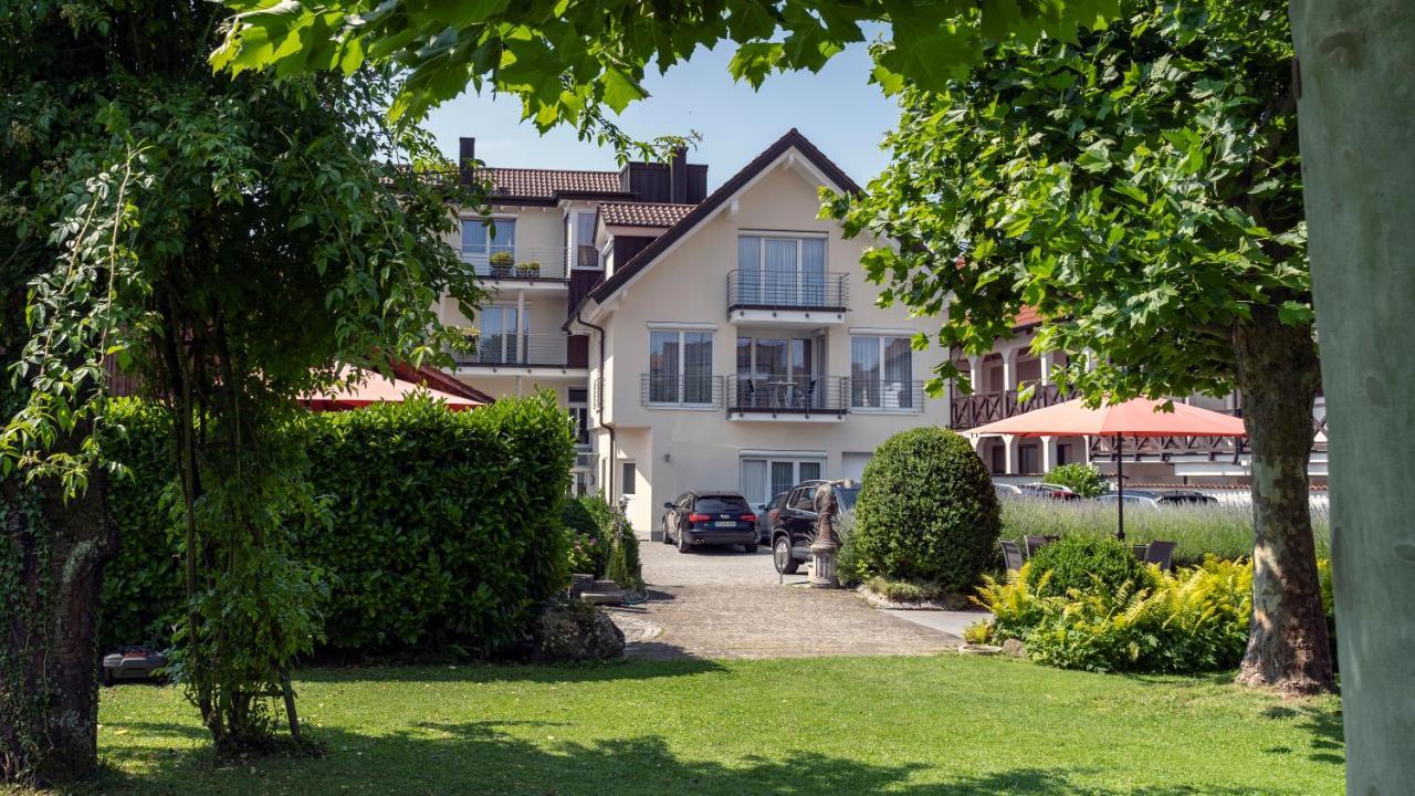 Apartment mit Balkon