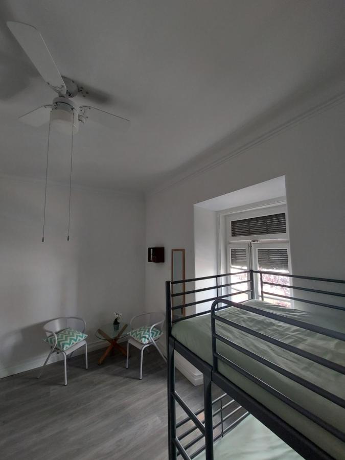 Cama en habitación compartida mixta de 8 camas