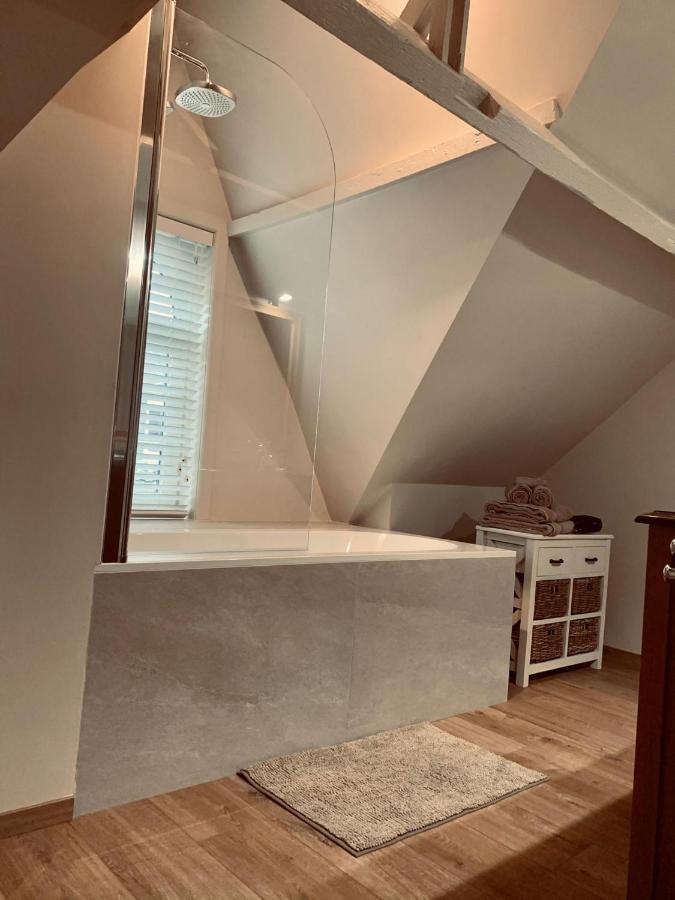 Deluxe Double Room with Bath,1069260181:JPEG