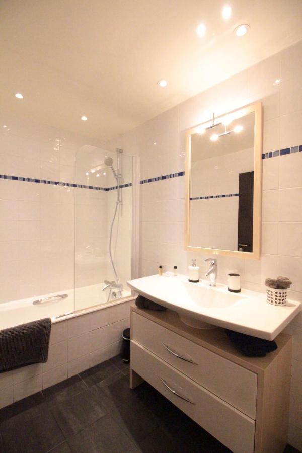 Deluxe One-Bedroom Apartment with Garden View