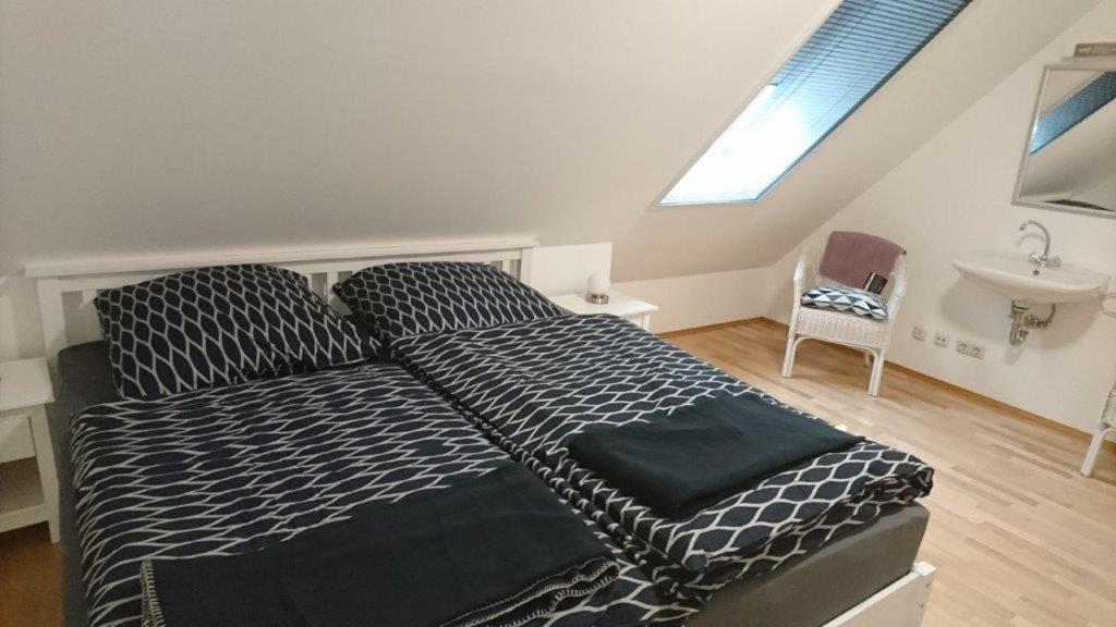 Apartment mit Balkon
