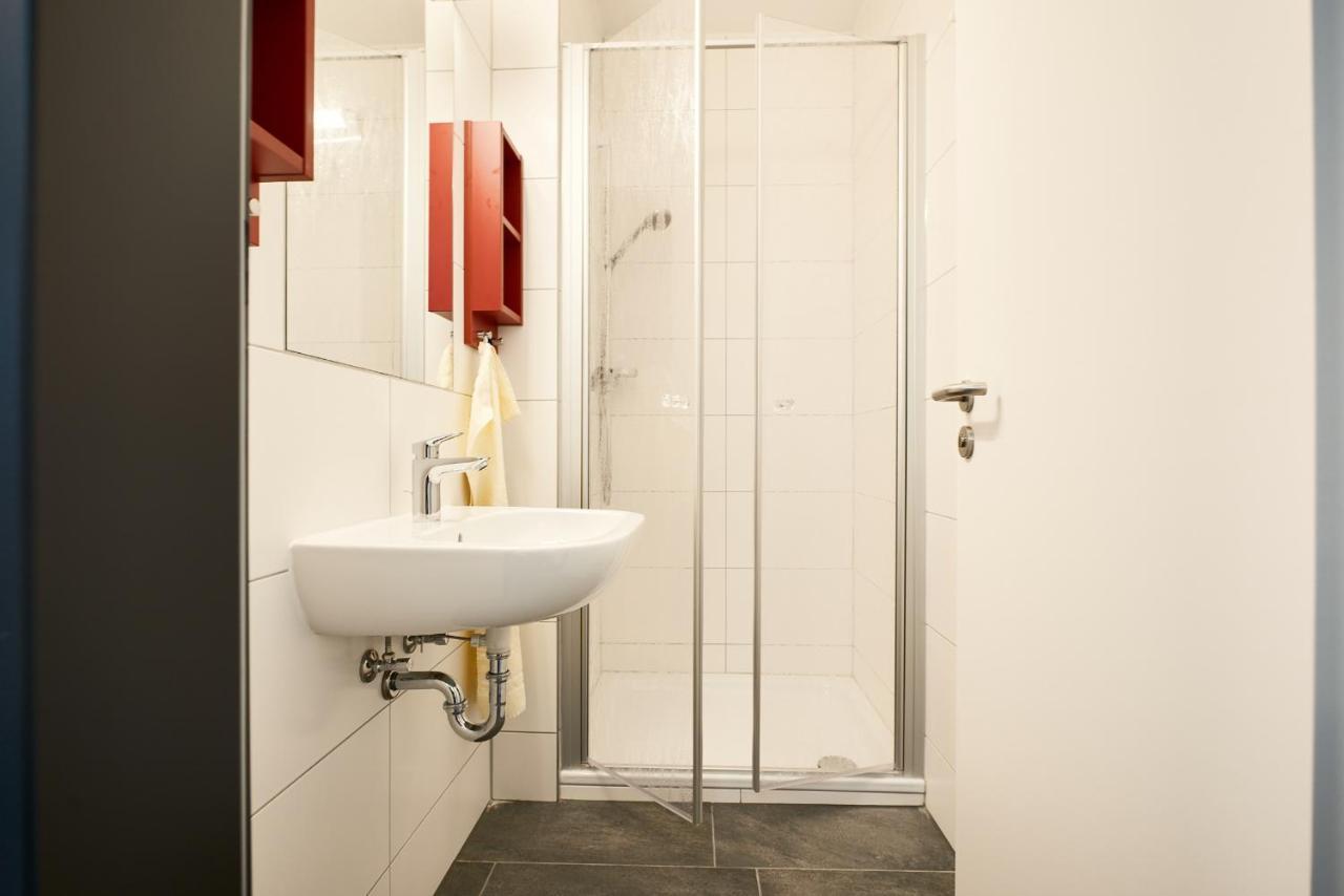 Twin Room,1662405123:JPEG