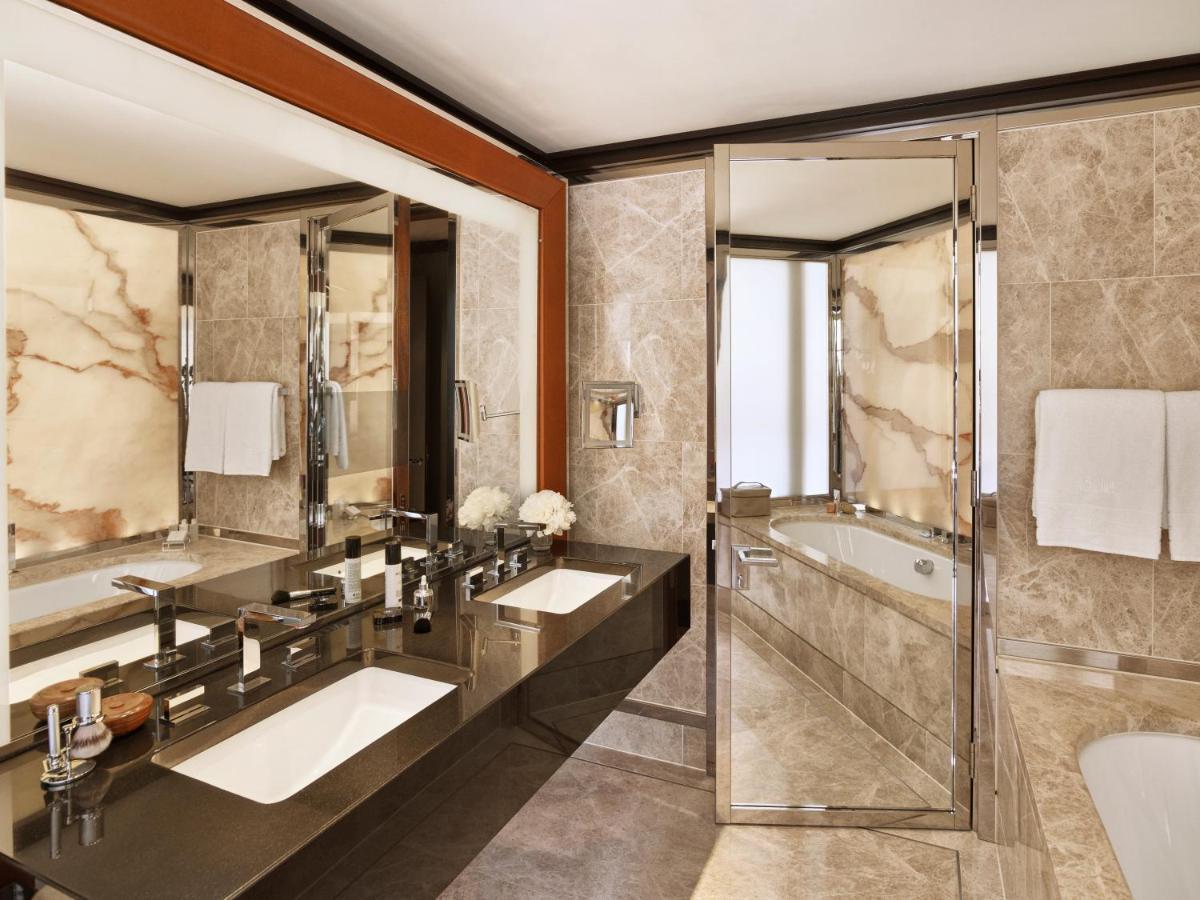 Park Lane Balcony Suite