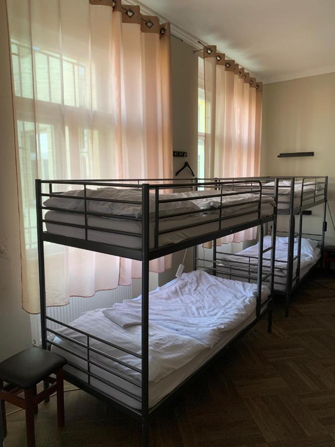 Bed 14-Bed Dormitory Room