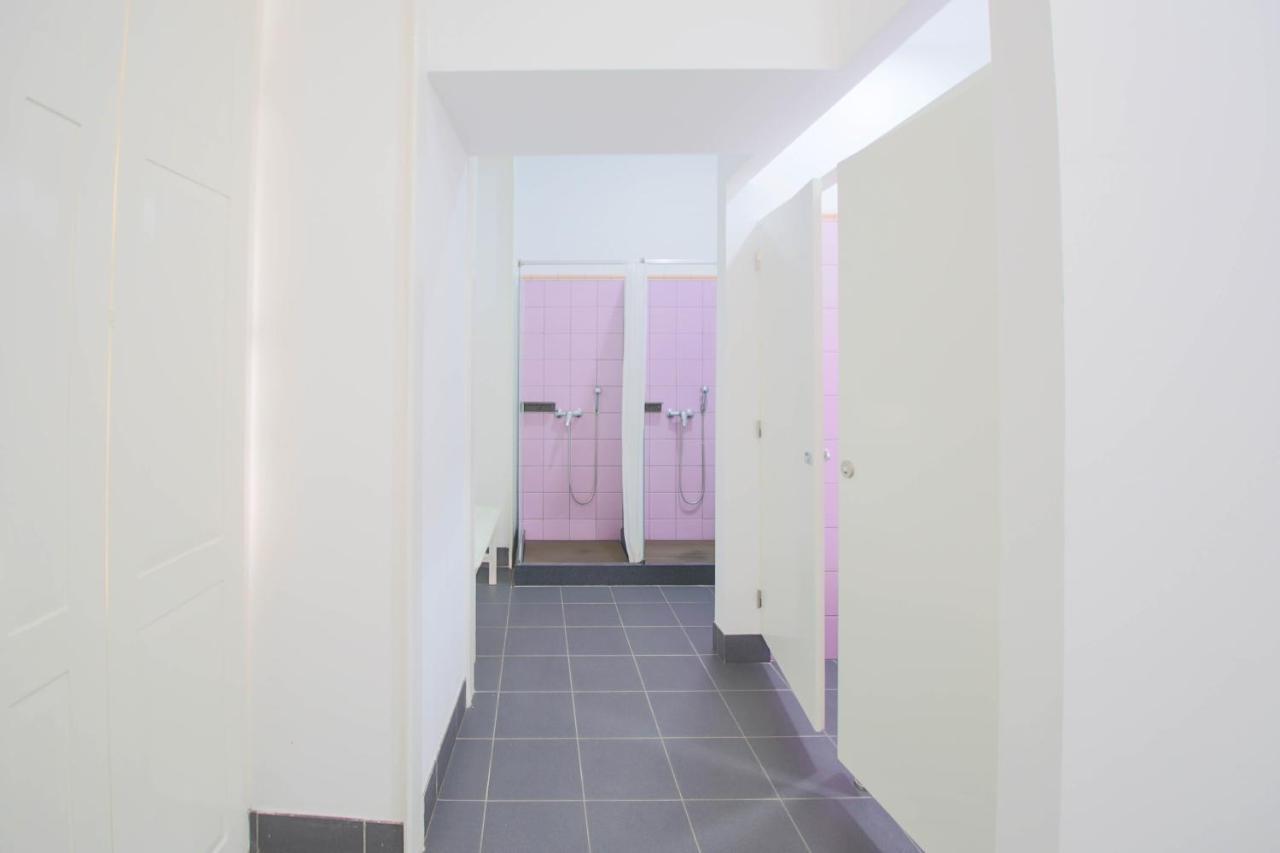 Twin Room with Shared Bathroom,1629912706:JPEG