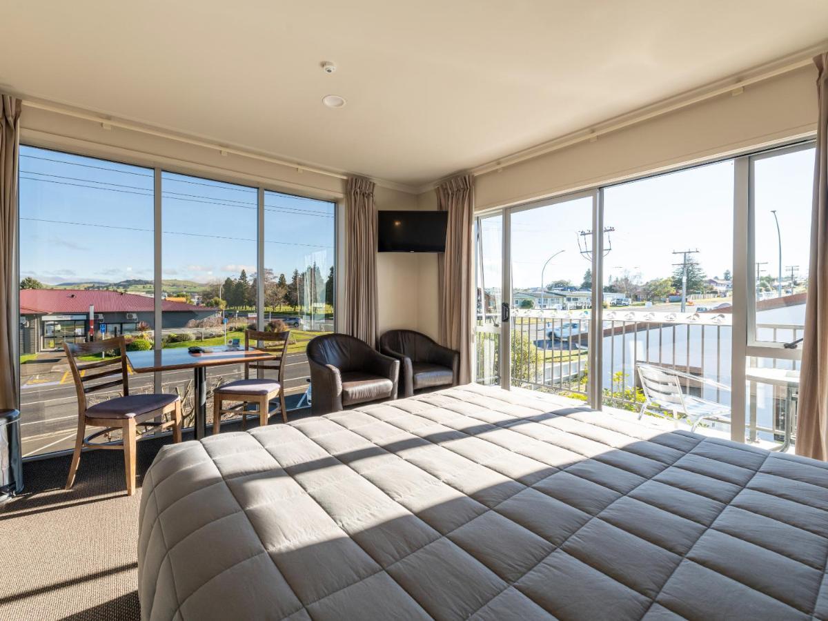 One-Bedroom Apartment,1135920146:JPEG