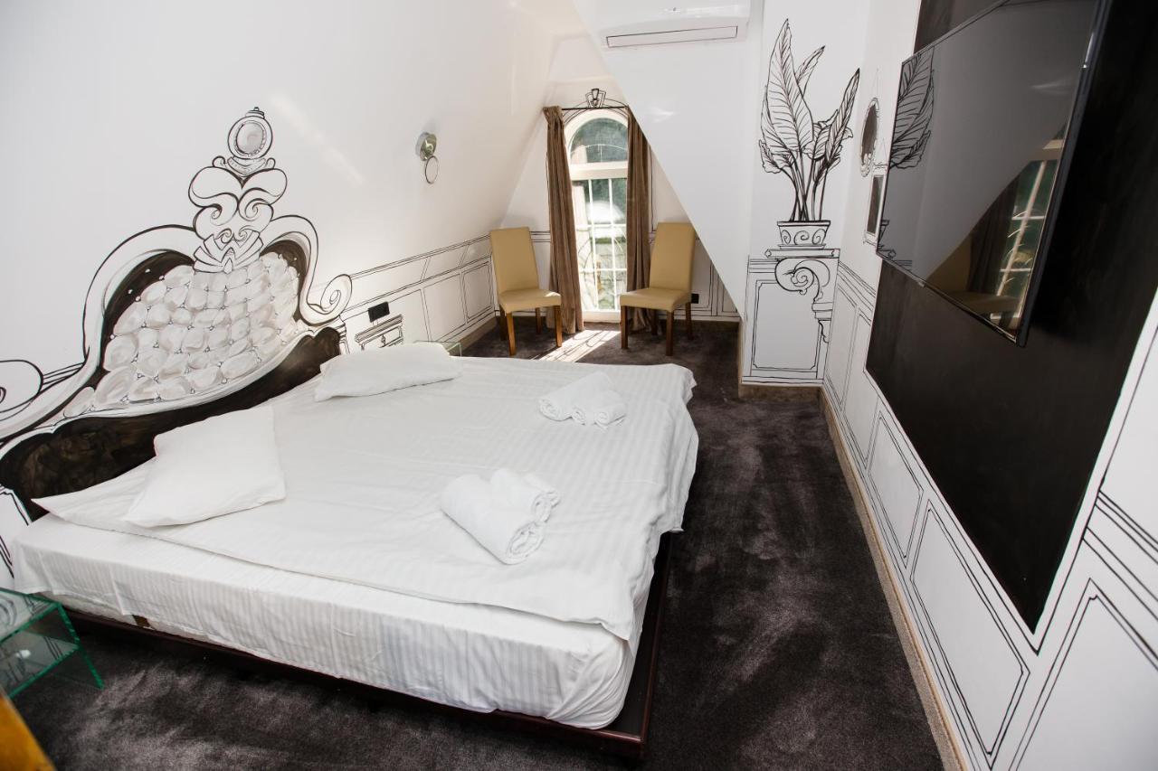 Apartment with Terrace,1689868094:JPEG