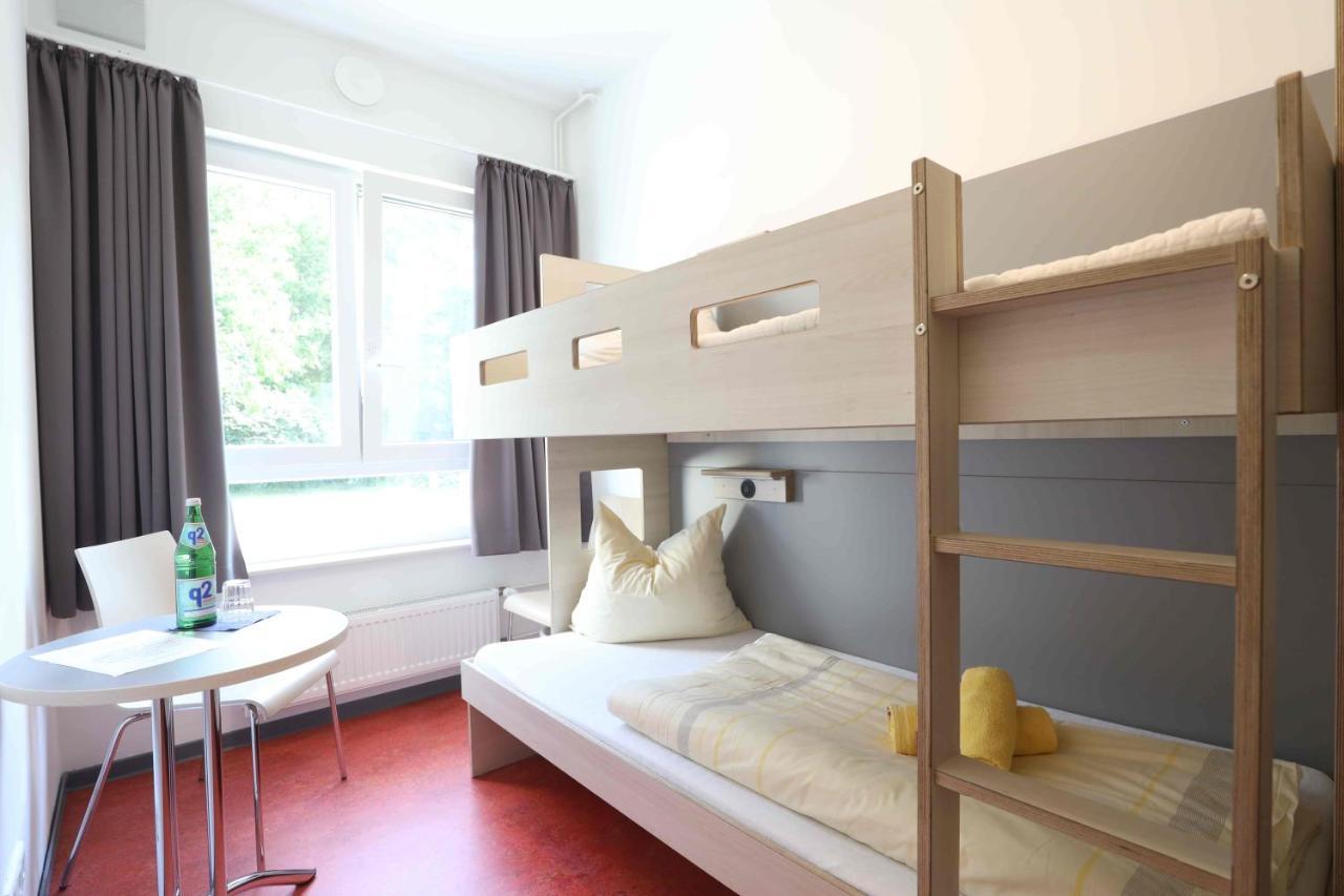 Doppel-/Zweibettzimmer mit Dusche