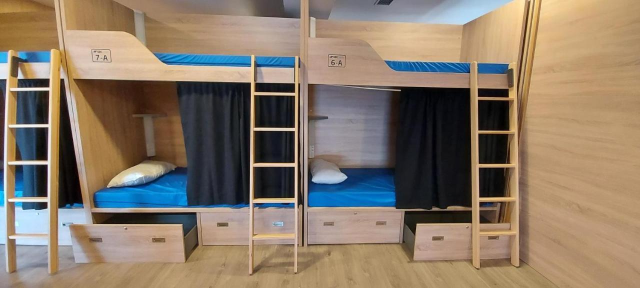 Bunk Bed Mixed Dormitory Room