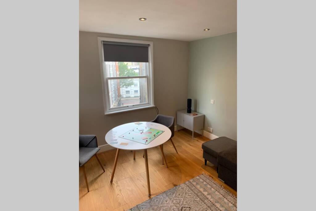 One-Bedroom Apartment,1148136682:JPEG