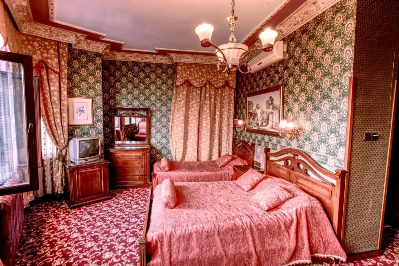 Corner Double Room,63976627: