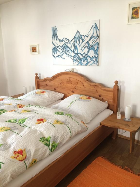 Doppelzimmer mit Gemeinschaftsbad und -WC