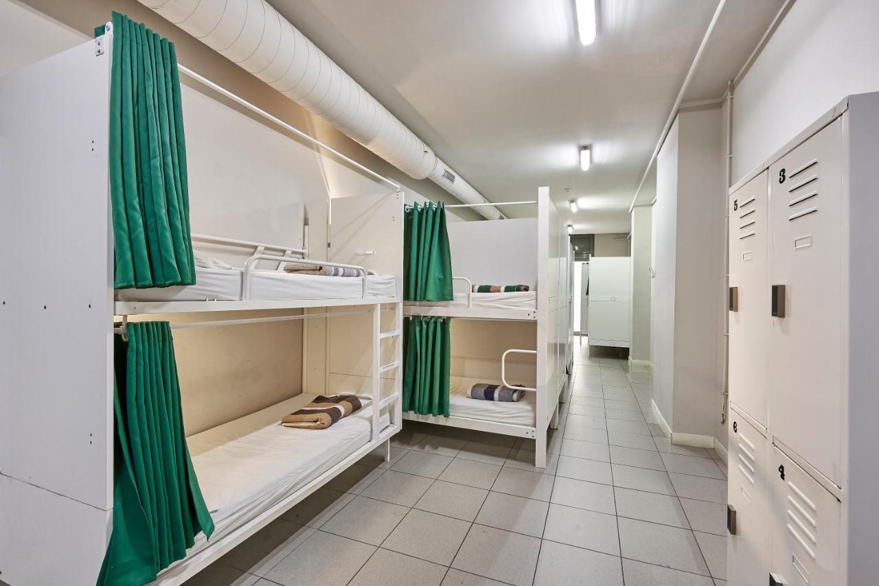 Posto Letto in Dormitorio Misto con 18 Letti