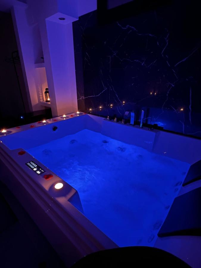King Room Spa Bath