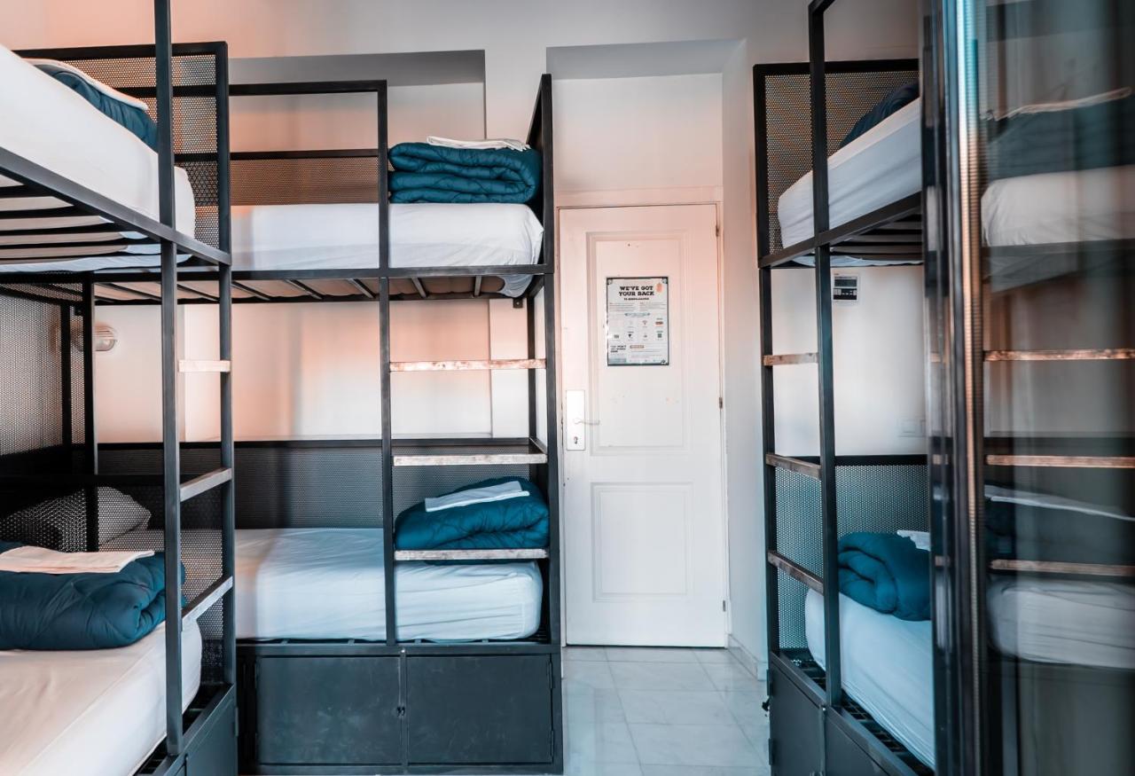 Cama en habitación compartida mixta de 6 camas
