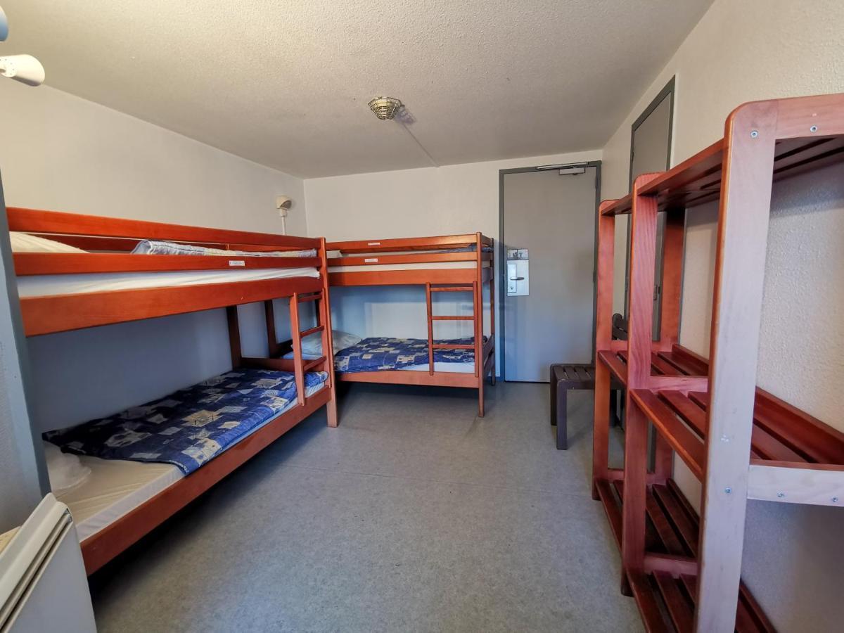 Quadruple Room with Ensuite Shower – Shared Toilets