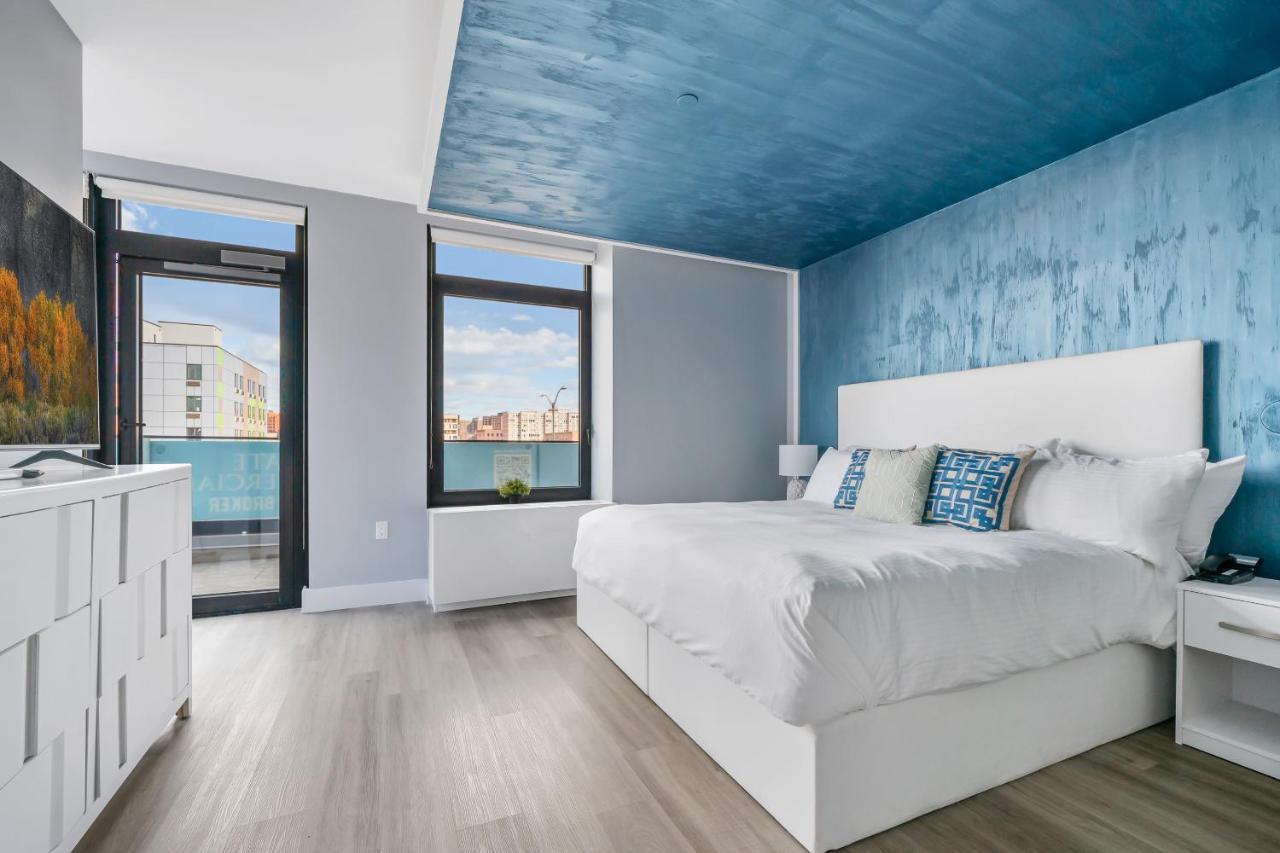 Suite Deluxe con balcón - 1 cama extragrande - No fumadores