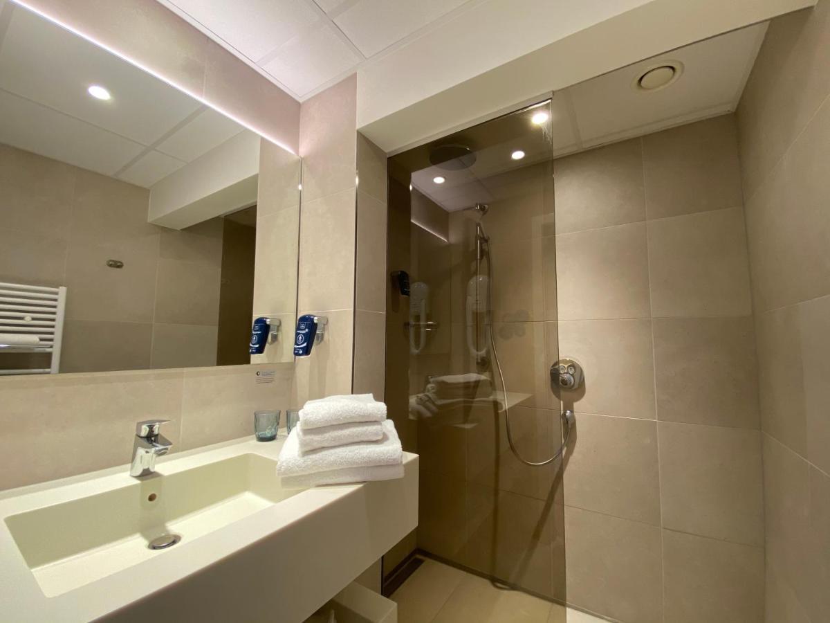 Twin Room Lateral Sea View