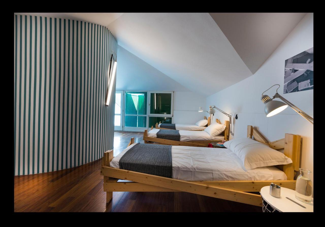 Family Room,1187433886:JPEG