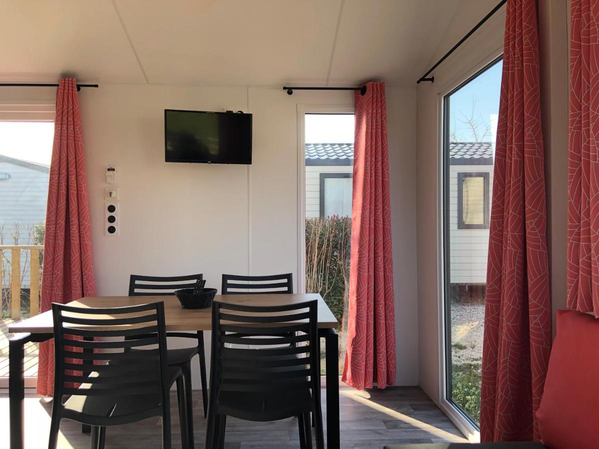 Mobile HomePremium (6 persons),1195564450:JPEG