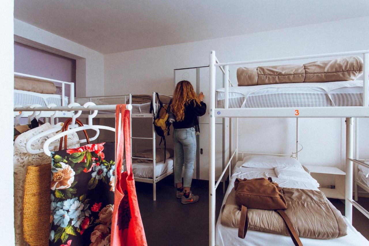Bed 8-Bed Female Dormitory Room