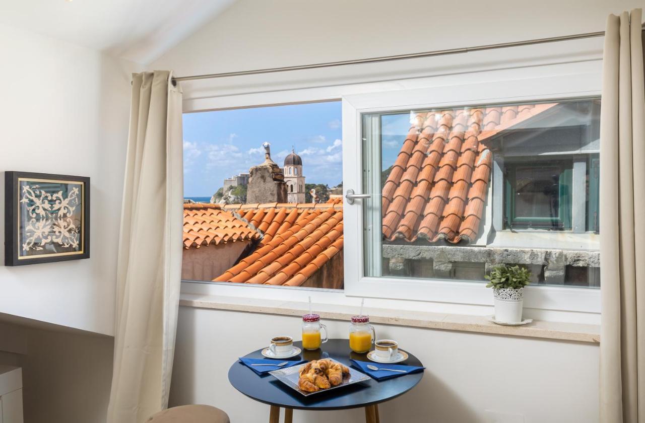 Studio Apartment Top Floor with Old Town View (address: Zamanjina 12)
