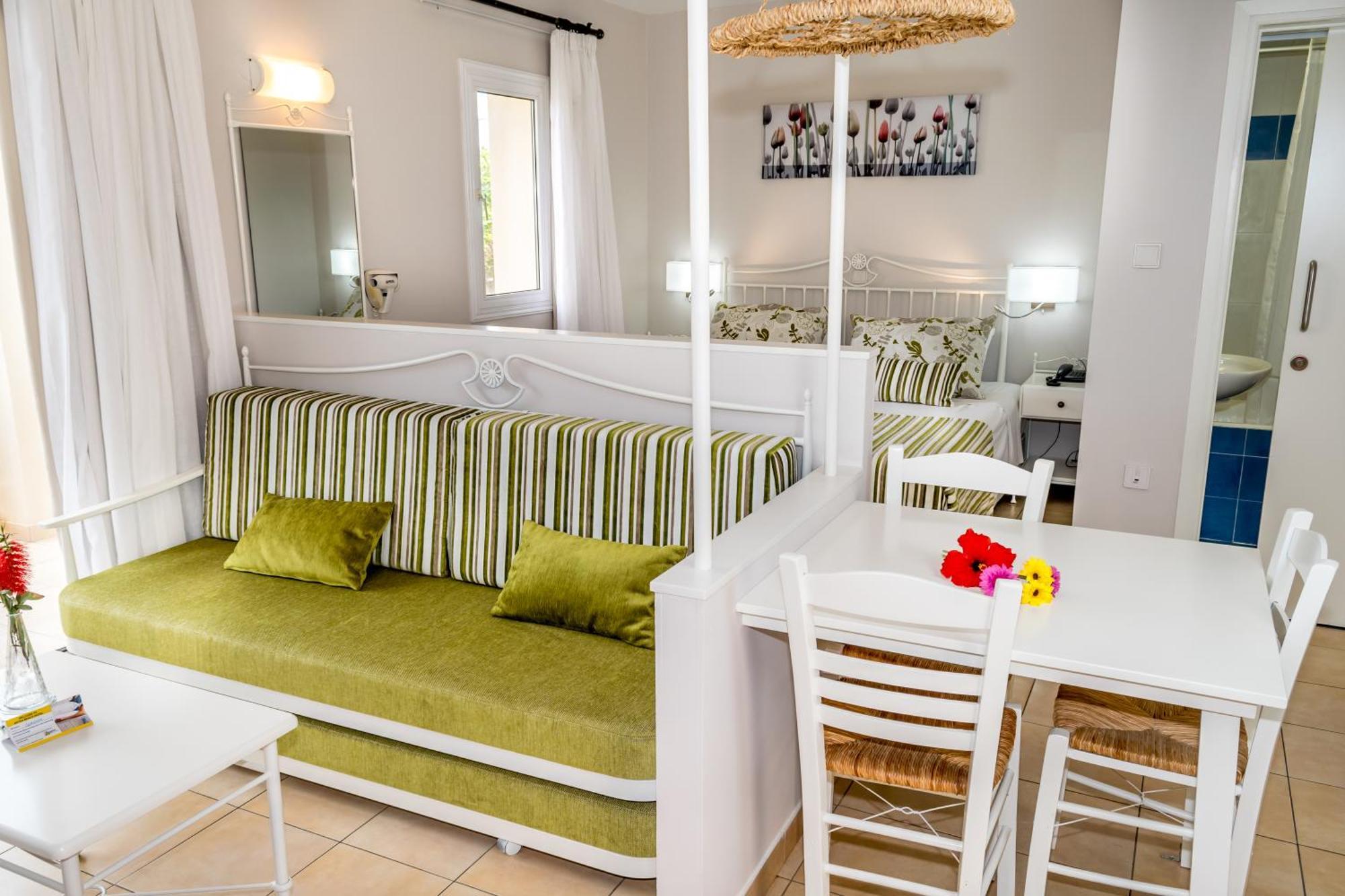 Studio,1210122799:JPEG