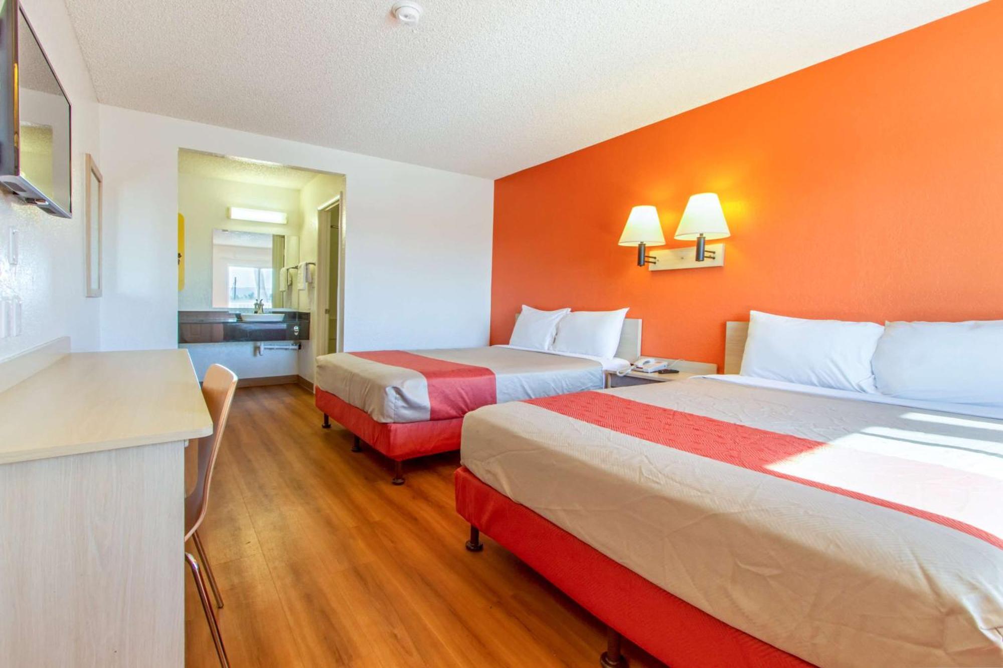 Habitación con 2 camas grandes - Adaptada para personas con discapacidad