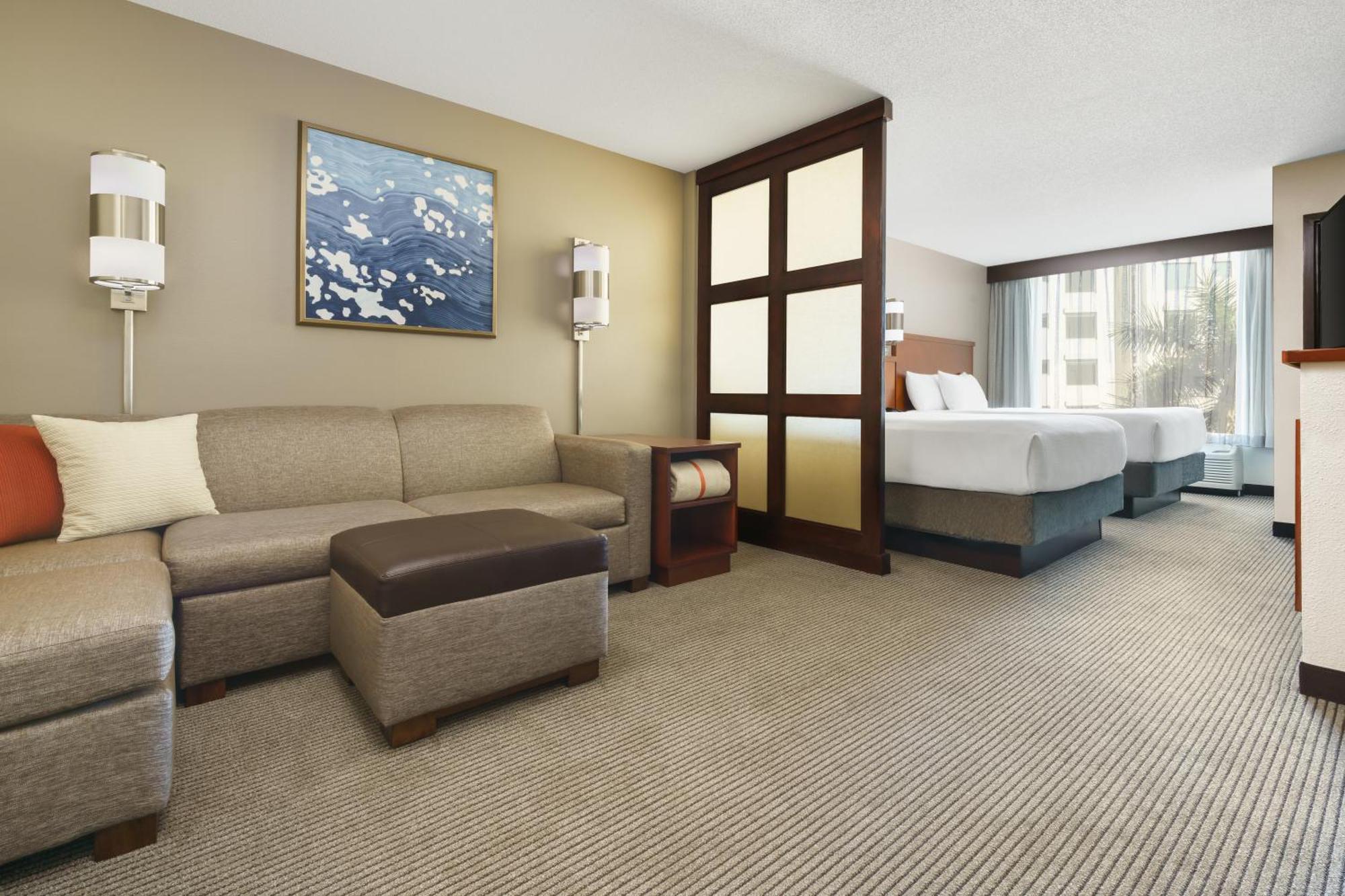 Queen Room Two Queen Beds Sofa Bed Accessible Tub