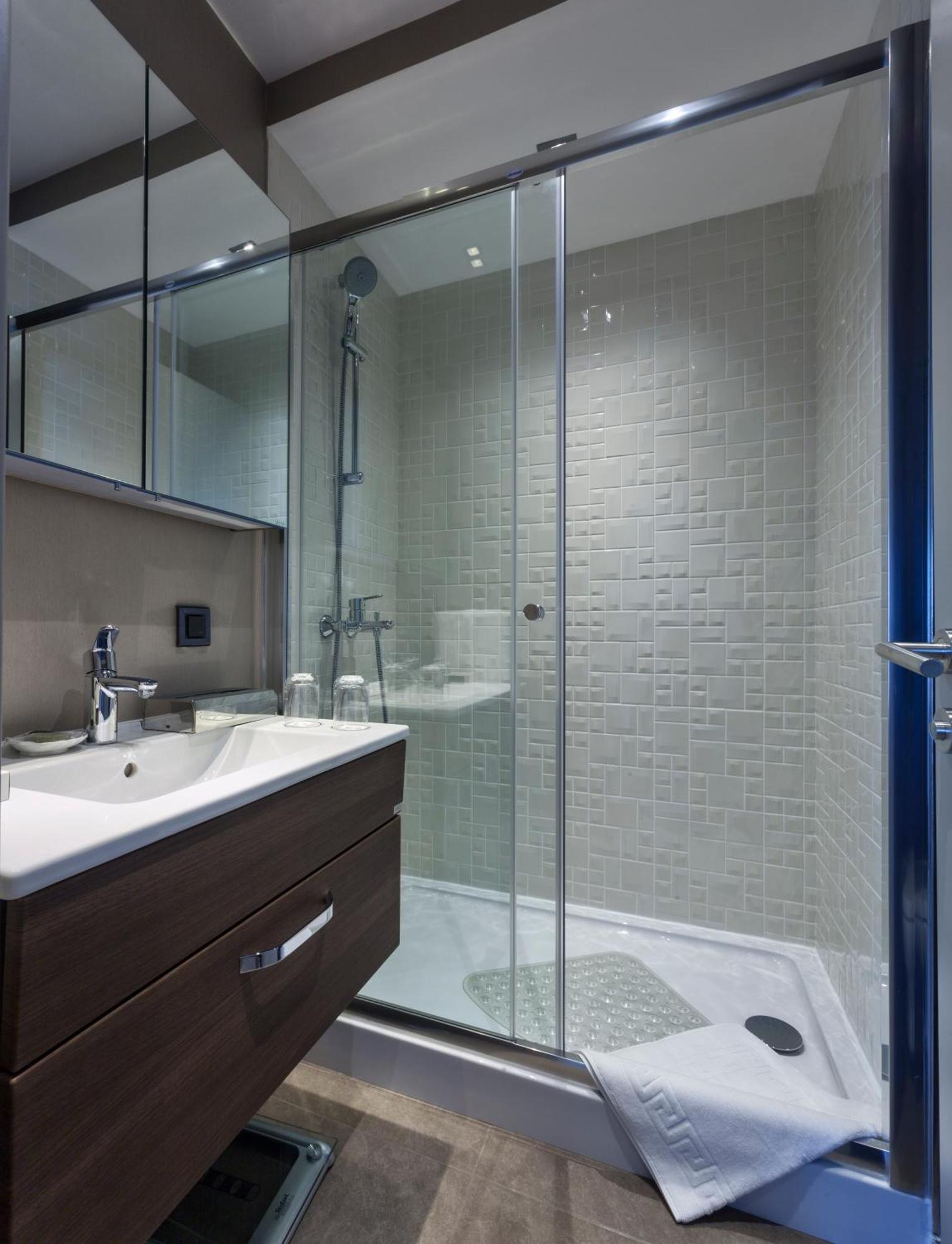 Two-Bedroom Family Apartment,1216564336:JPEG
