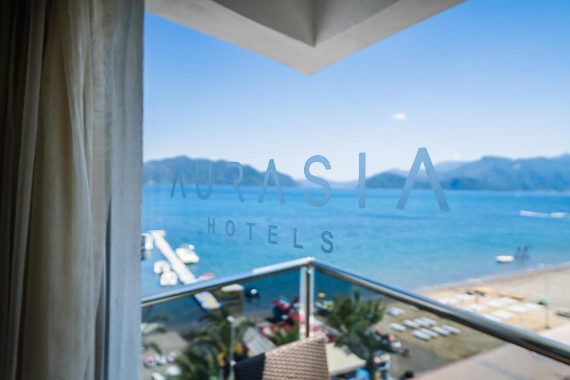 Standard Room with Side Sea View