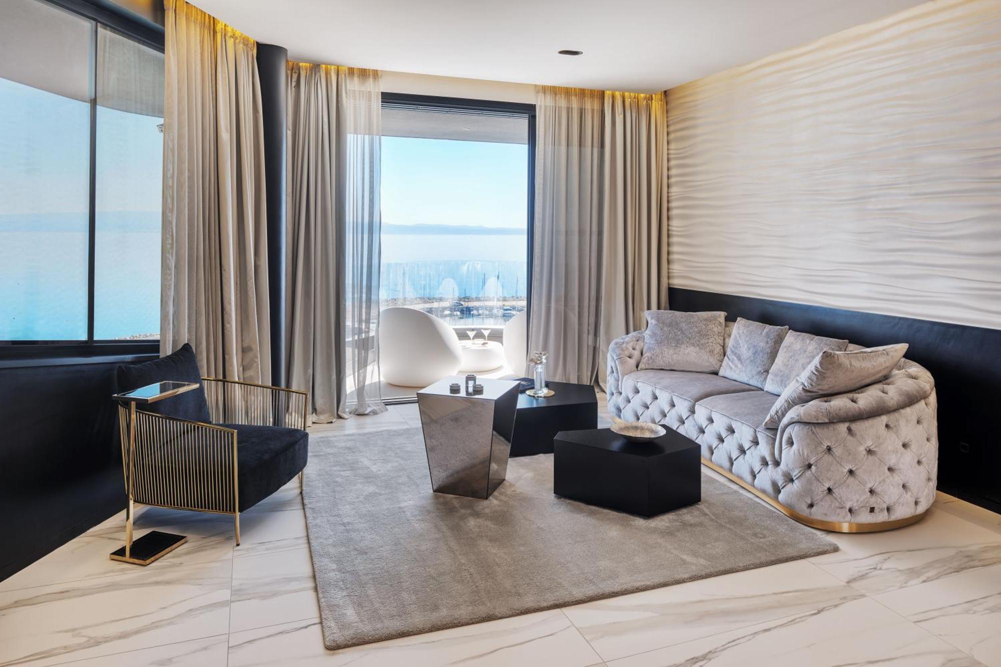 Deluxe Suite Sea View
