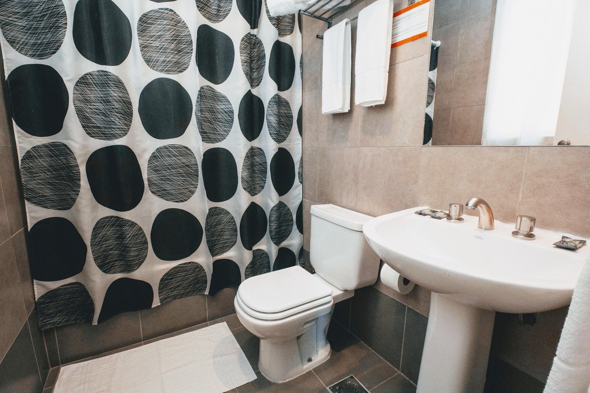 Quarto Twin com Casa de Banho Privativa