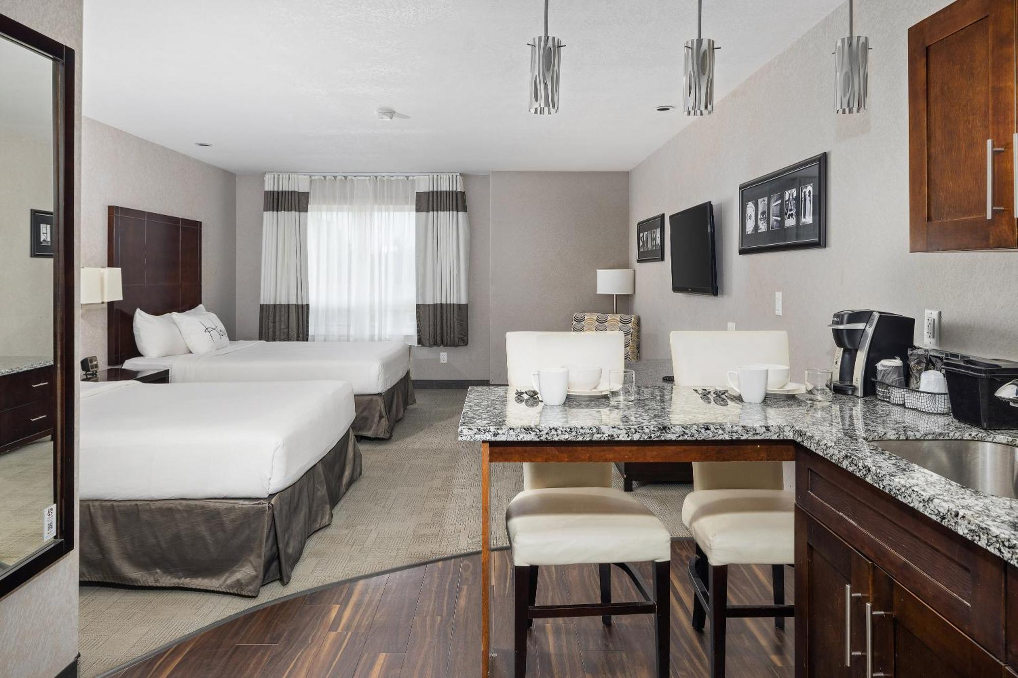 Queen Suite