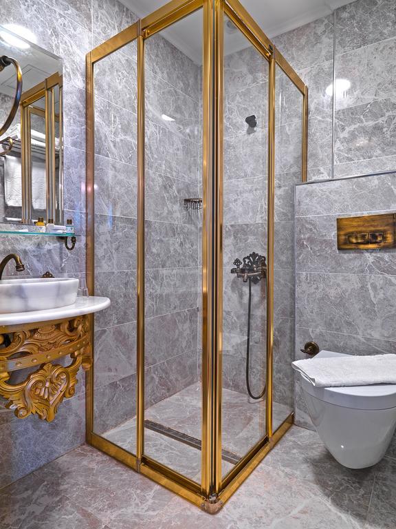 Deluxe Suite mit Whirlpool-Badewanne