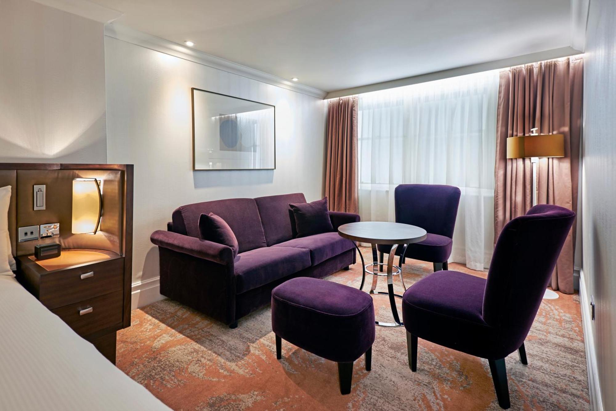 Quarto Queen Superior Grand com 2 Camas de Casal